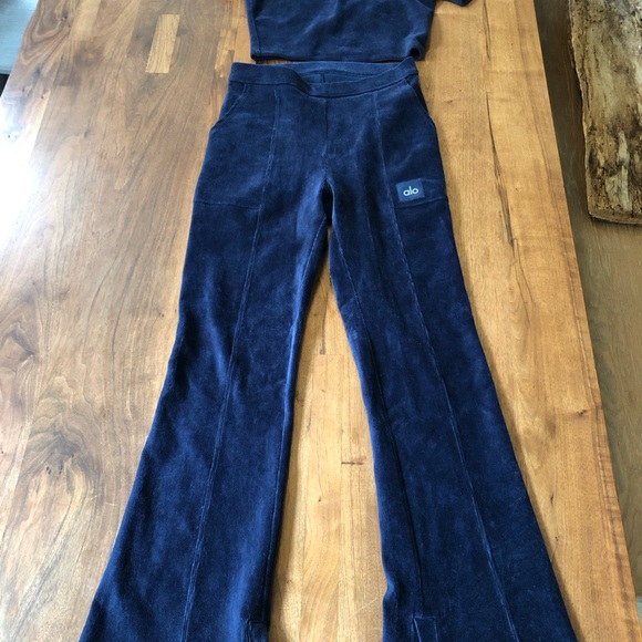ALO Yoga Other - Alo Corduroy two piece set, brand new no tags!
